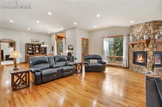 1230 Cottontail Trail