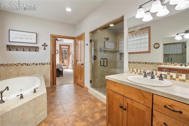 1230 Cottontail Trail