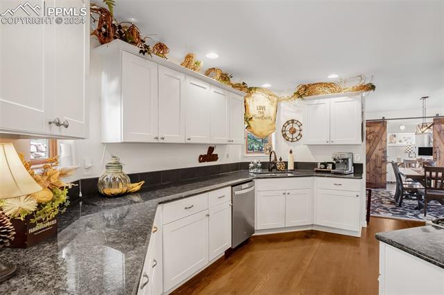 1261 Forest Edge Road