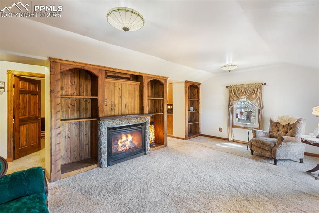 123 W Masonic Avenue
