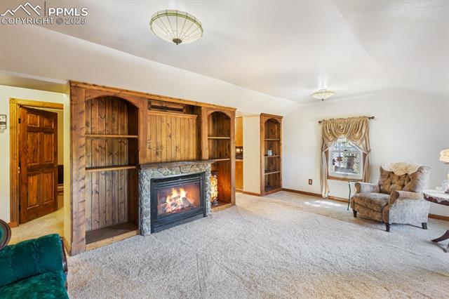 123 W Masonic Avenue