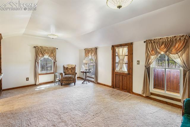 123 W Masonic Avenue