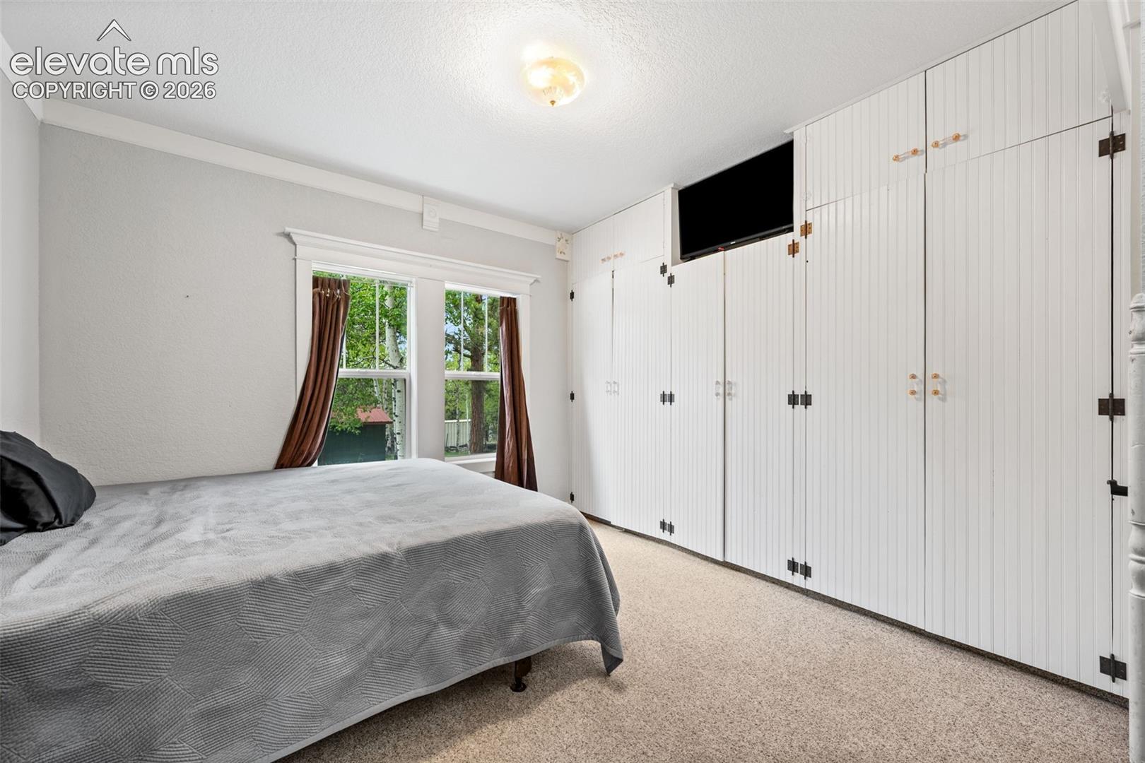 33 Maid Marian Drive