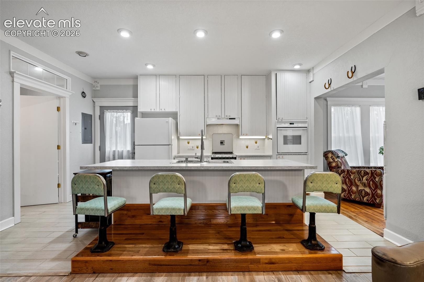 33 Maid Marian Drive