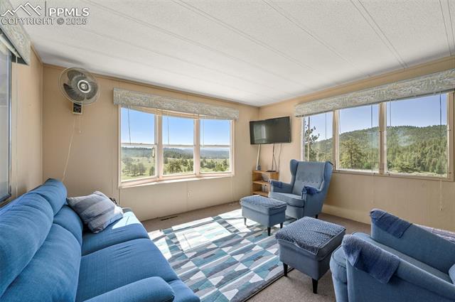 332 Valley Circle