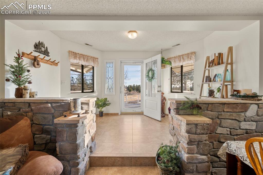 537 Chapparal Trail