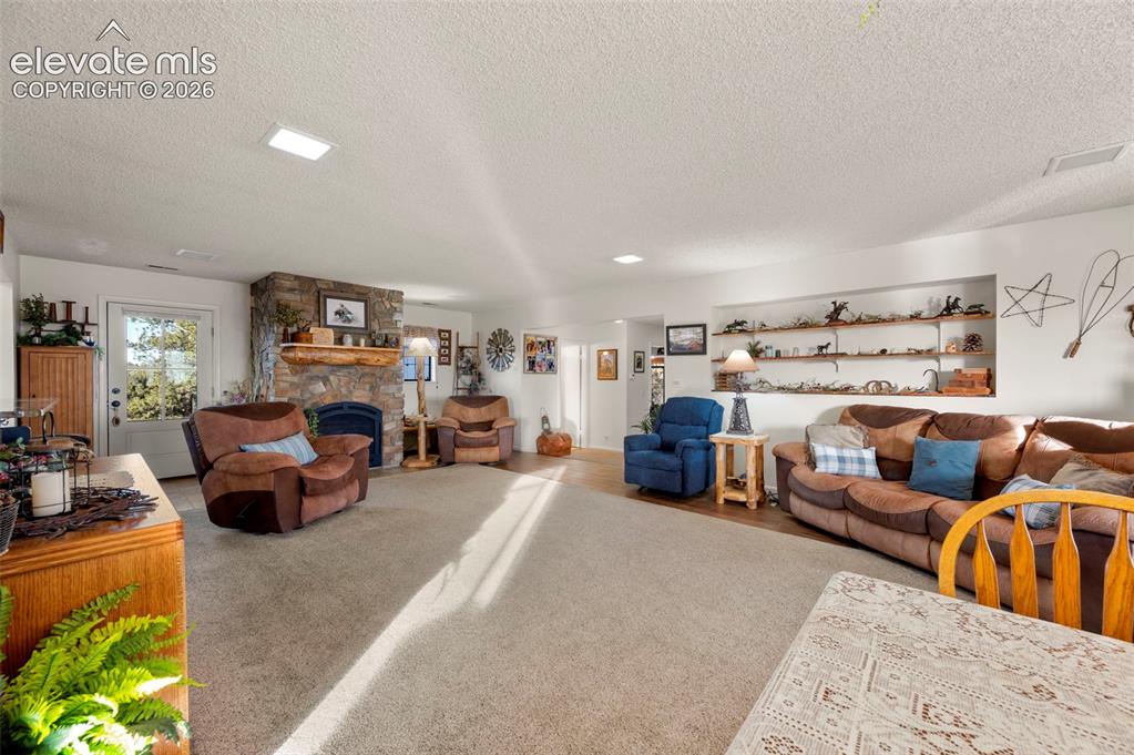 537 Chapparal Trail