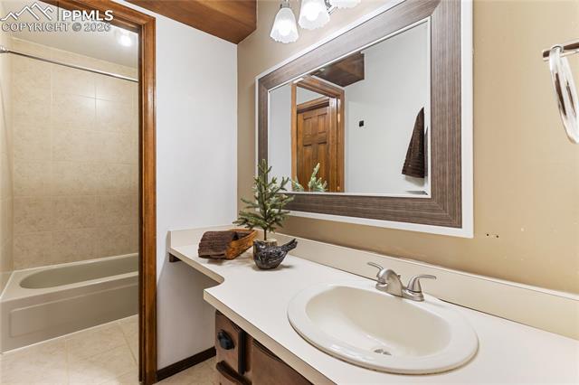 2619 Sunnywood Avenue