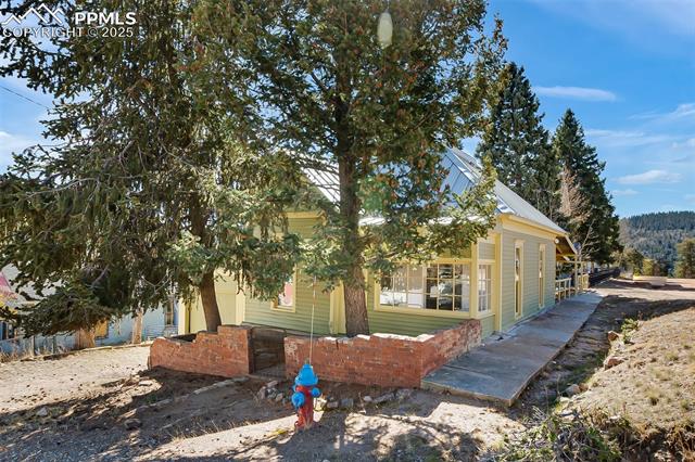 418 Spicer Avenue