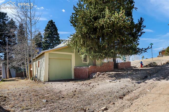 418 Spicer Avenue