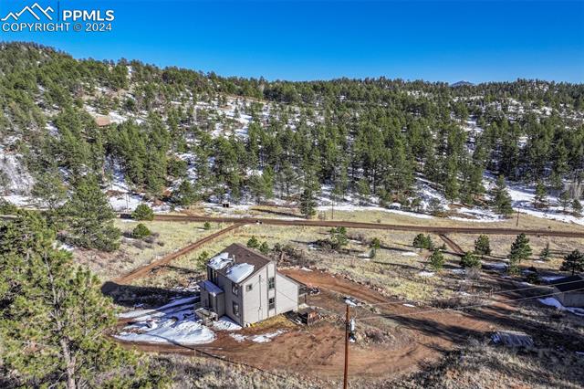 1063 Meadows Lane