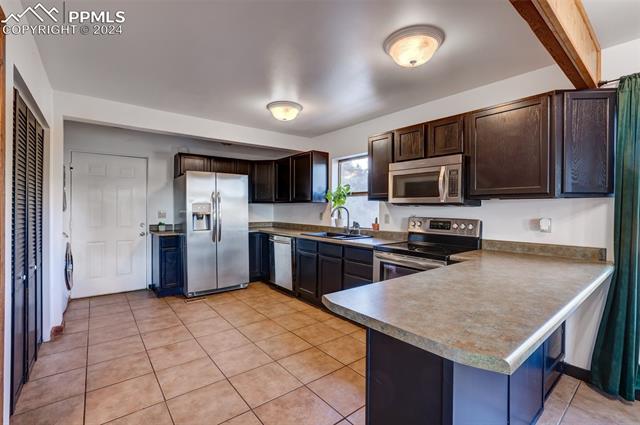1063 Meadows Lane
