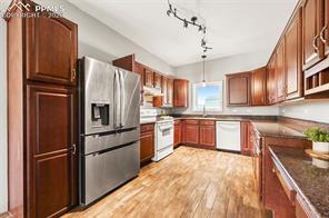 224 Lakeview Forest Heights