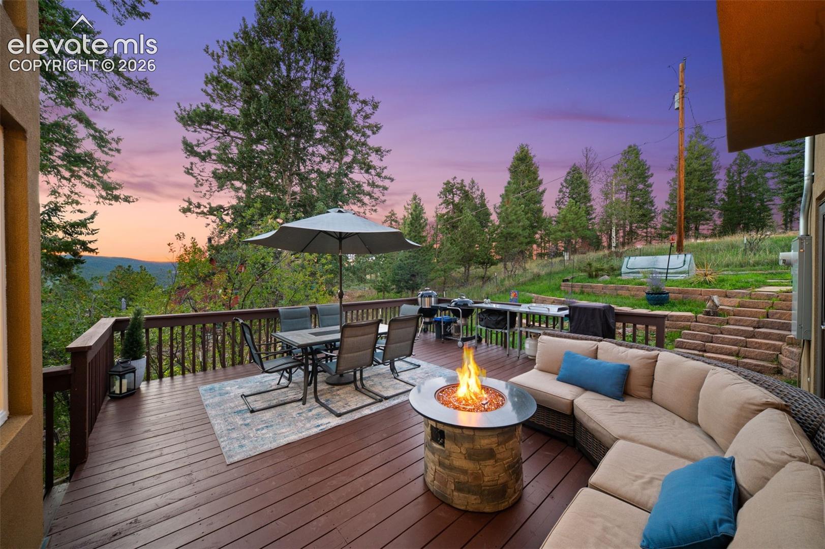 330 W Ridge Drive