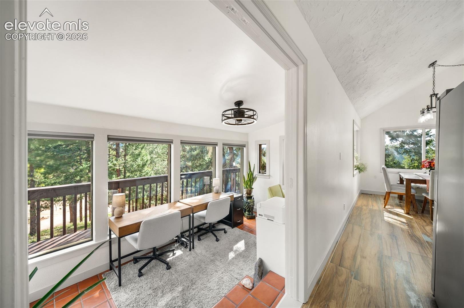 330 W Ridge Drive
