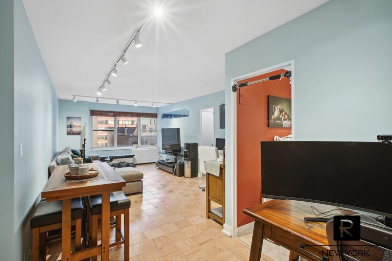 370 E 76th Street B-707