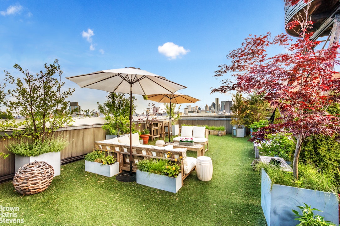 250 MERCER Street PHD1203