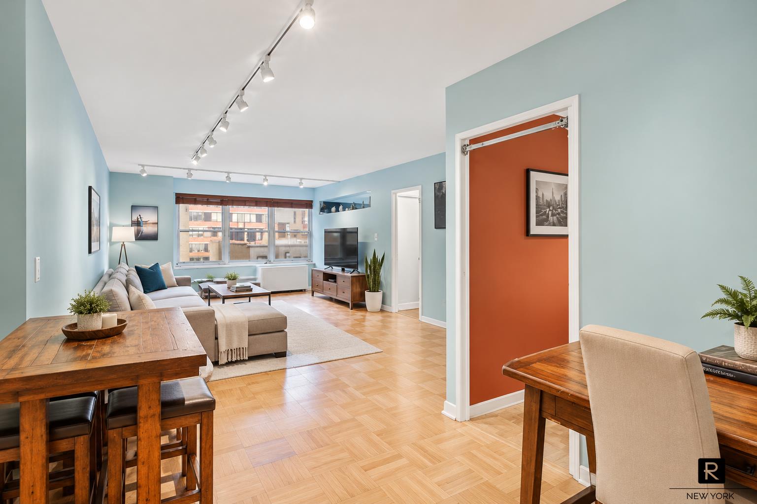 370 E 76th Street B707