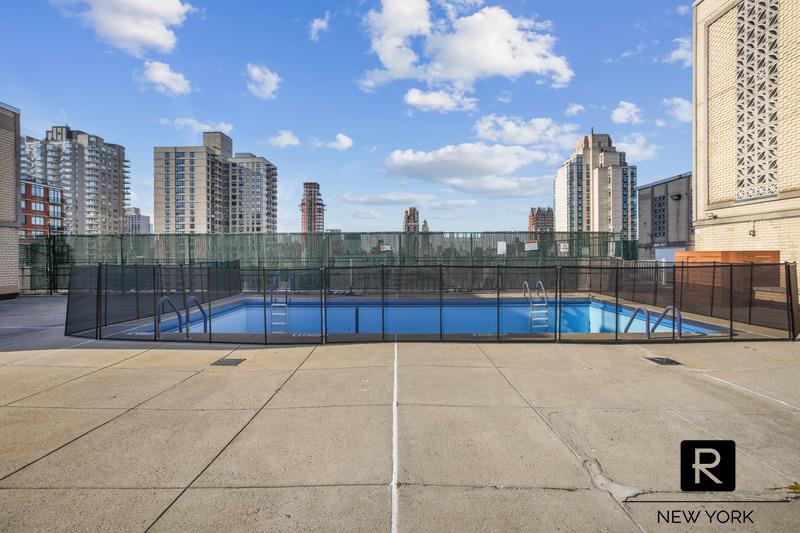 370 E 76th Street B707