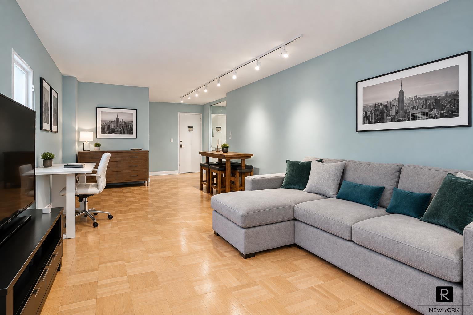 370 E 76th Street B707