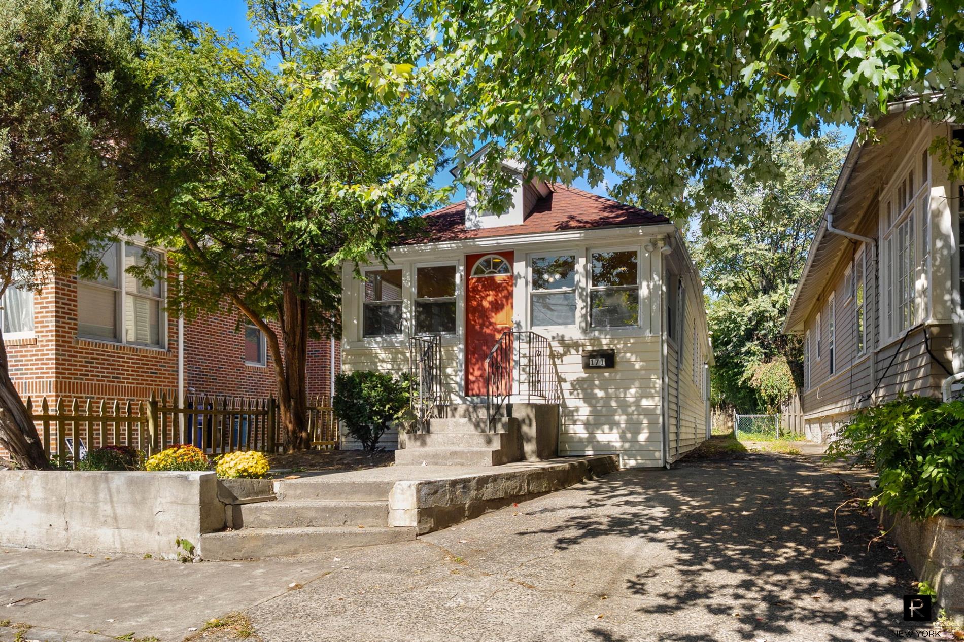171 Rochelle Street