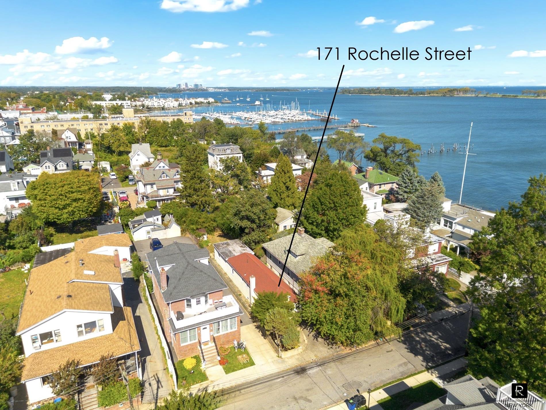 171 Rochelle Street