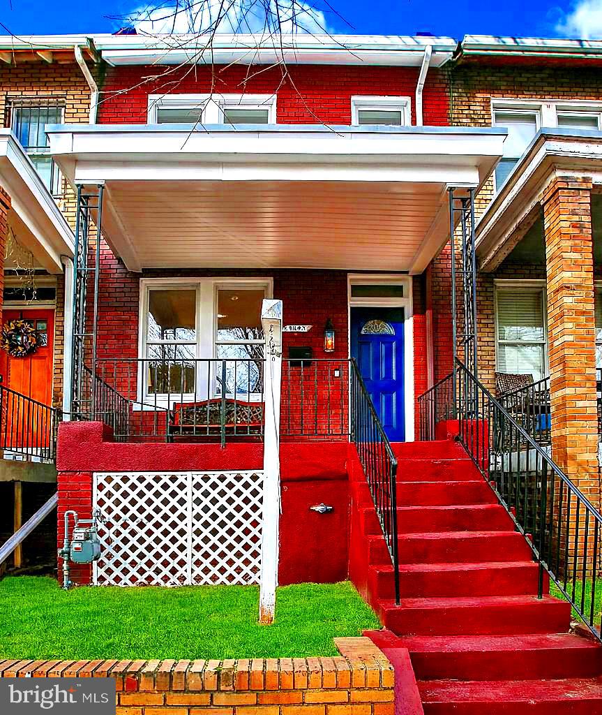 1704 INDEPENDENCE AVENUE SE