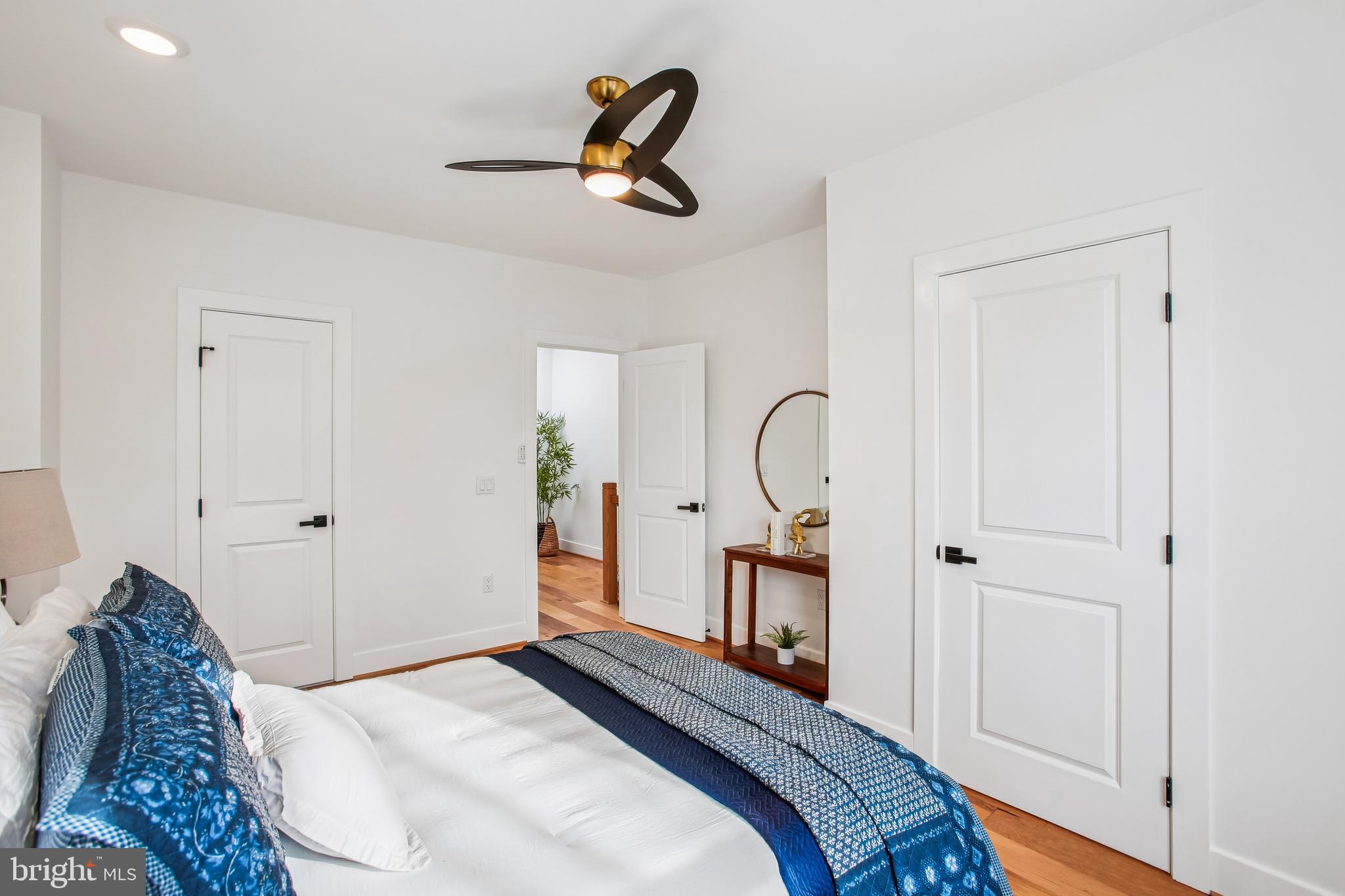 1704 INDEPENDENCE AVENUE SE