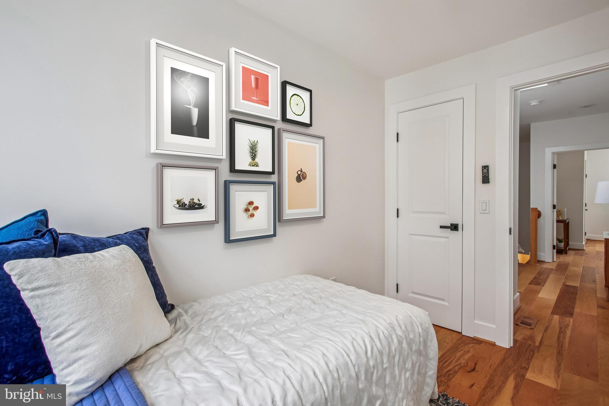 1704 INDEPENDENCE AVENUE SE