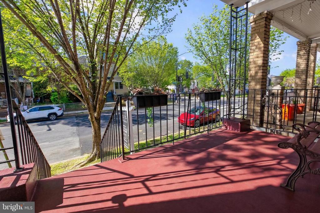 1704 INDEPENDENCE AVENUE SE