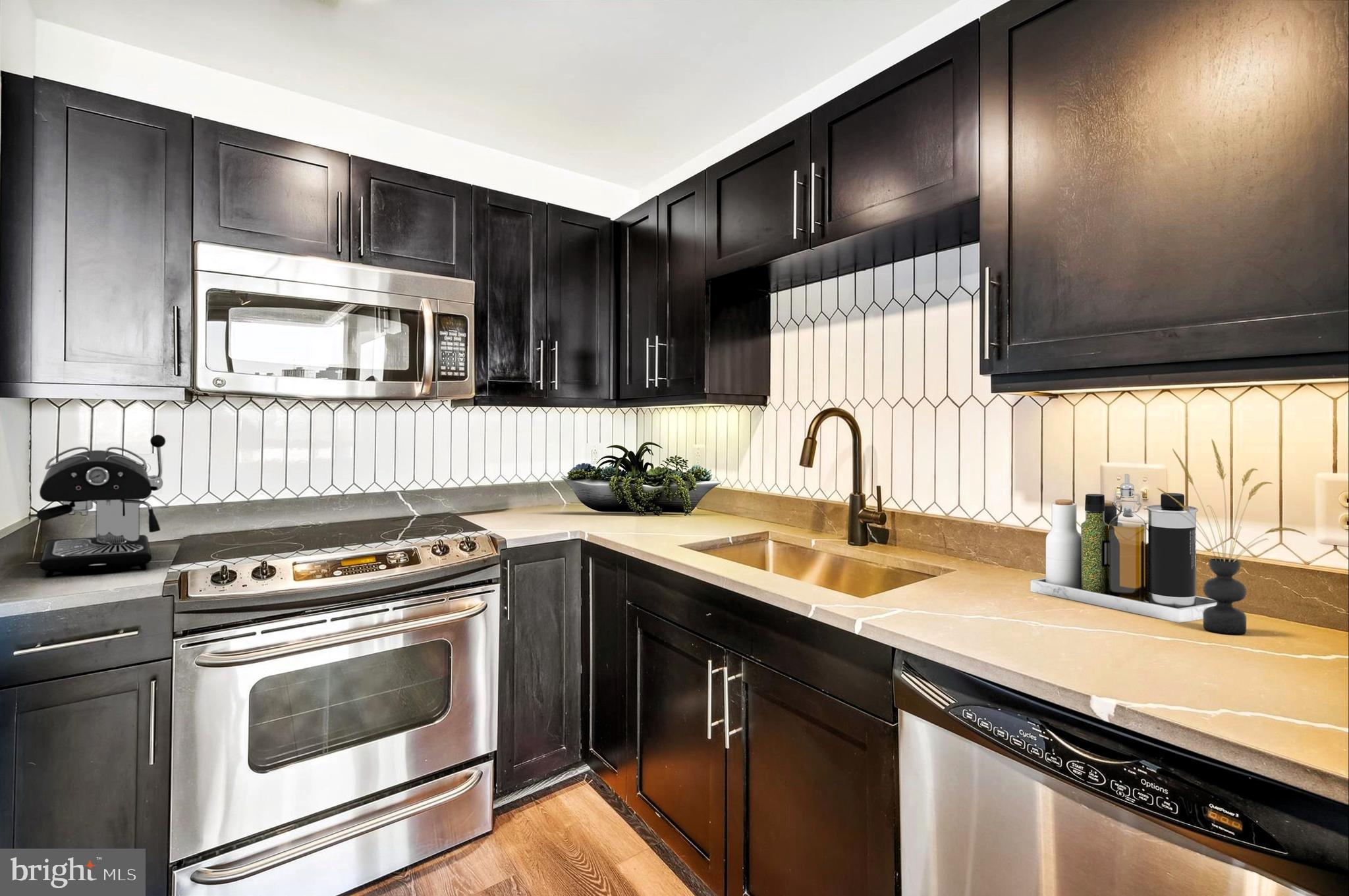 1200 Steuart St #429