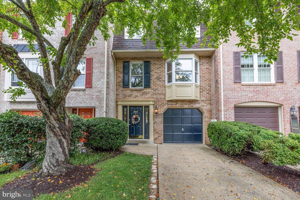 8010 Hollow Reed Ct