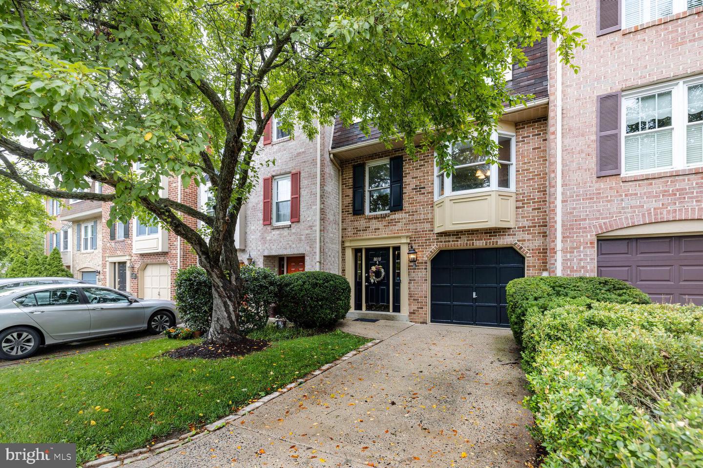 8010 Hollow Reed Ct