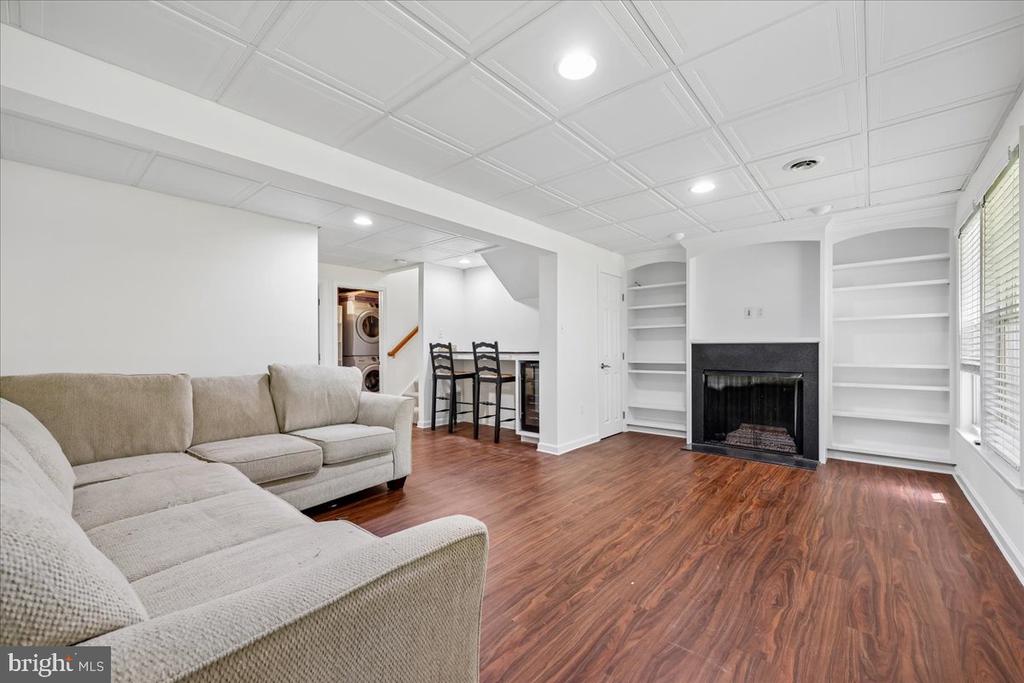 5481 PRINCE WILLIAM COURT