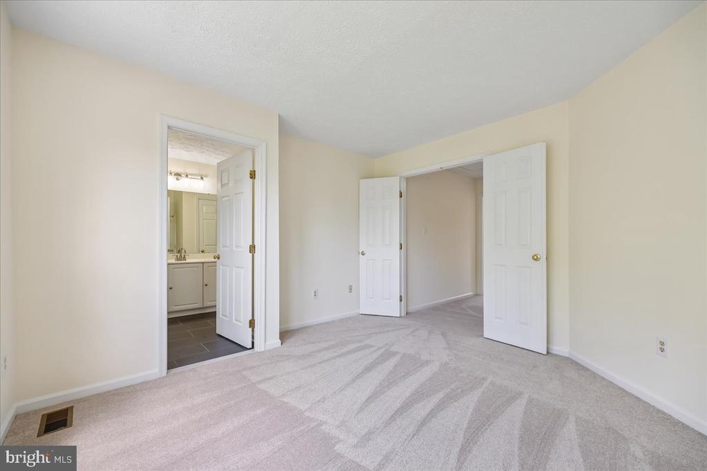 5481 PRINCE WILLIAM COURT