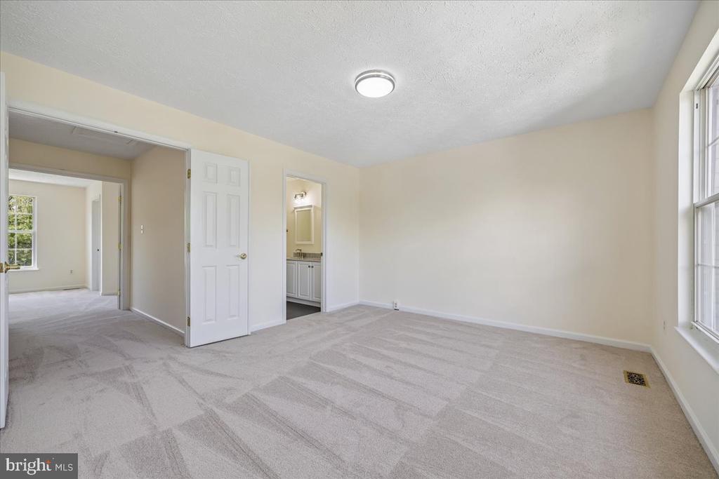 5481 PRINCE WILLIAM COURT