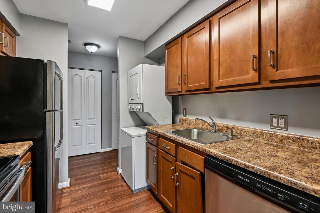 8371 MONTGOMERY RUN ROAD Unit: K
