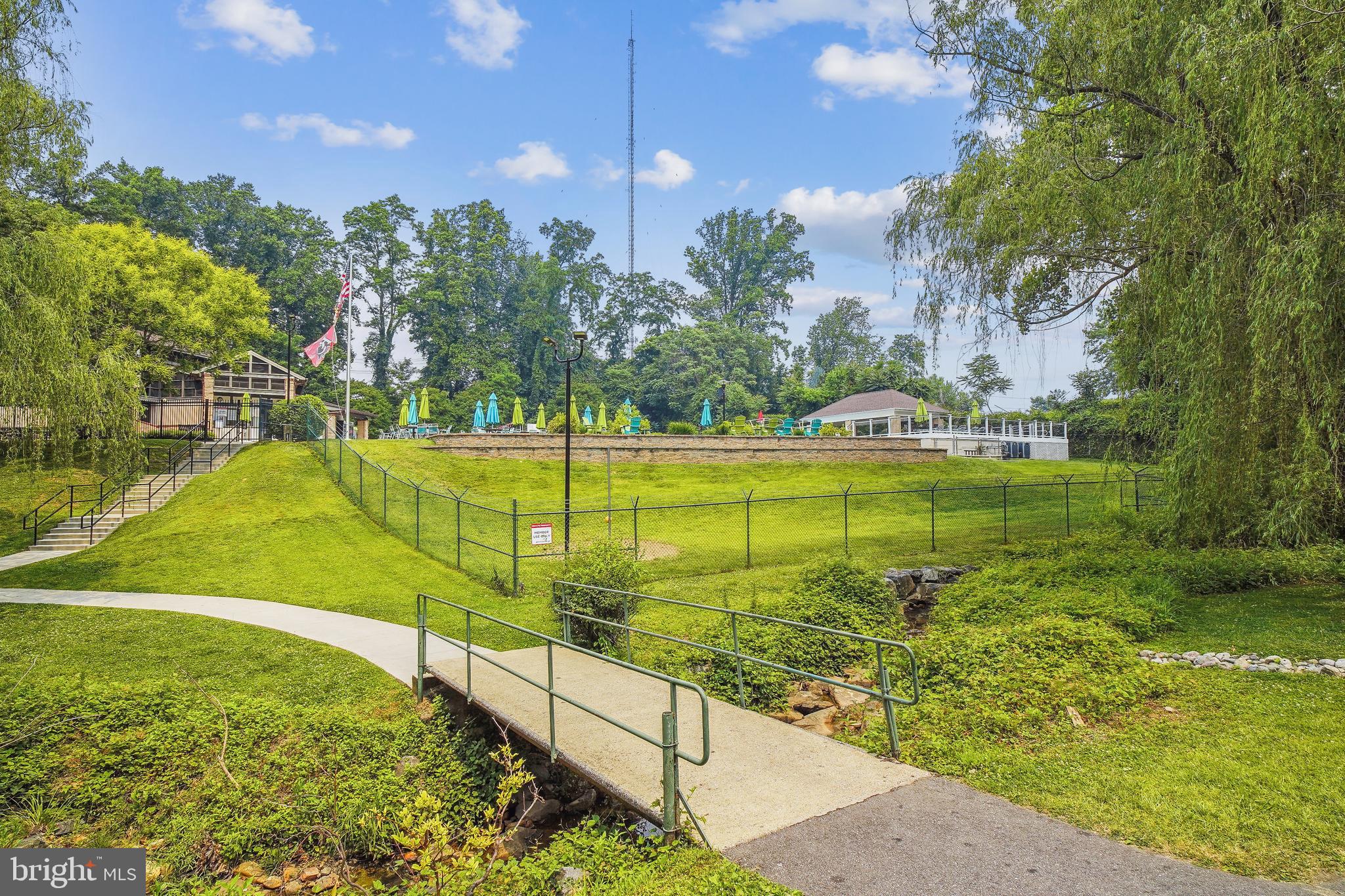 10001 Wildwood Rd