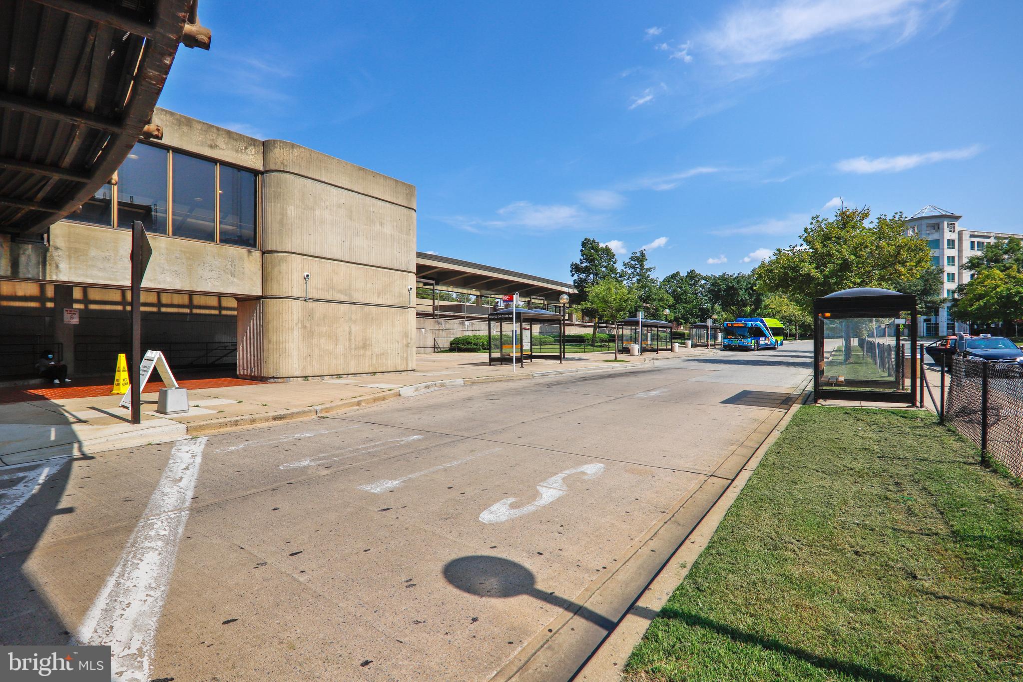 10001 Wildwood Rd