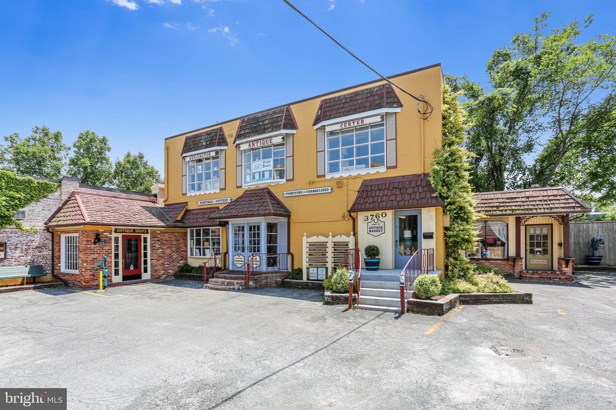 10102 Crestwood Rd