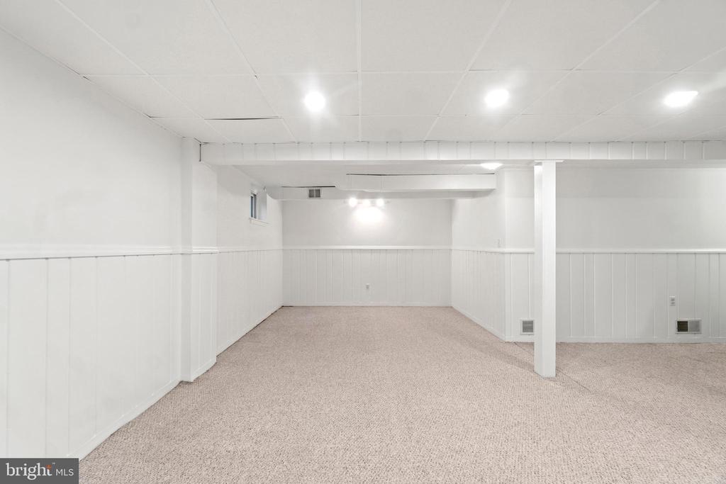 10102 Crestwood Rd