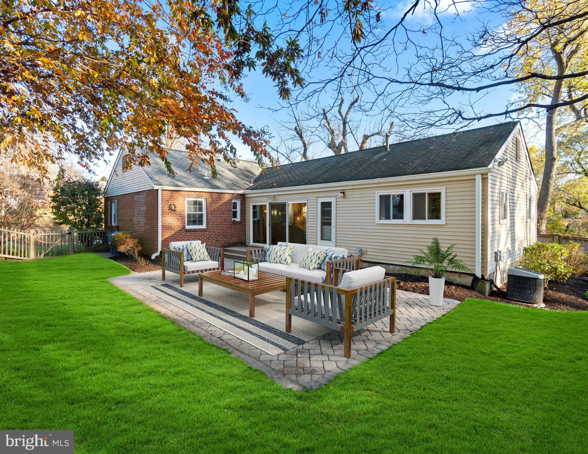 10102 Crestwood Rd