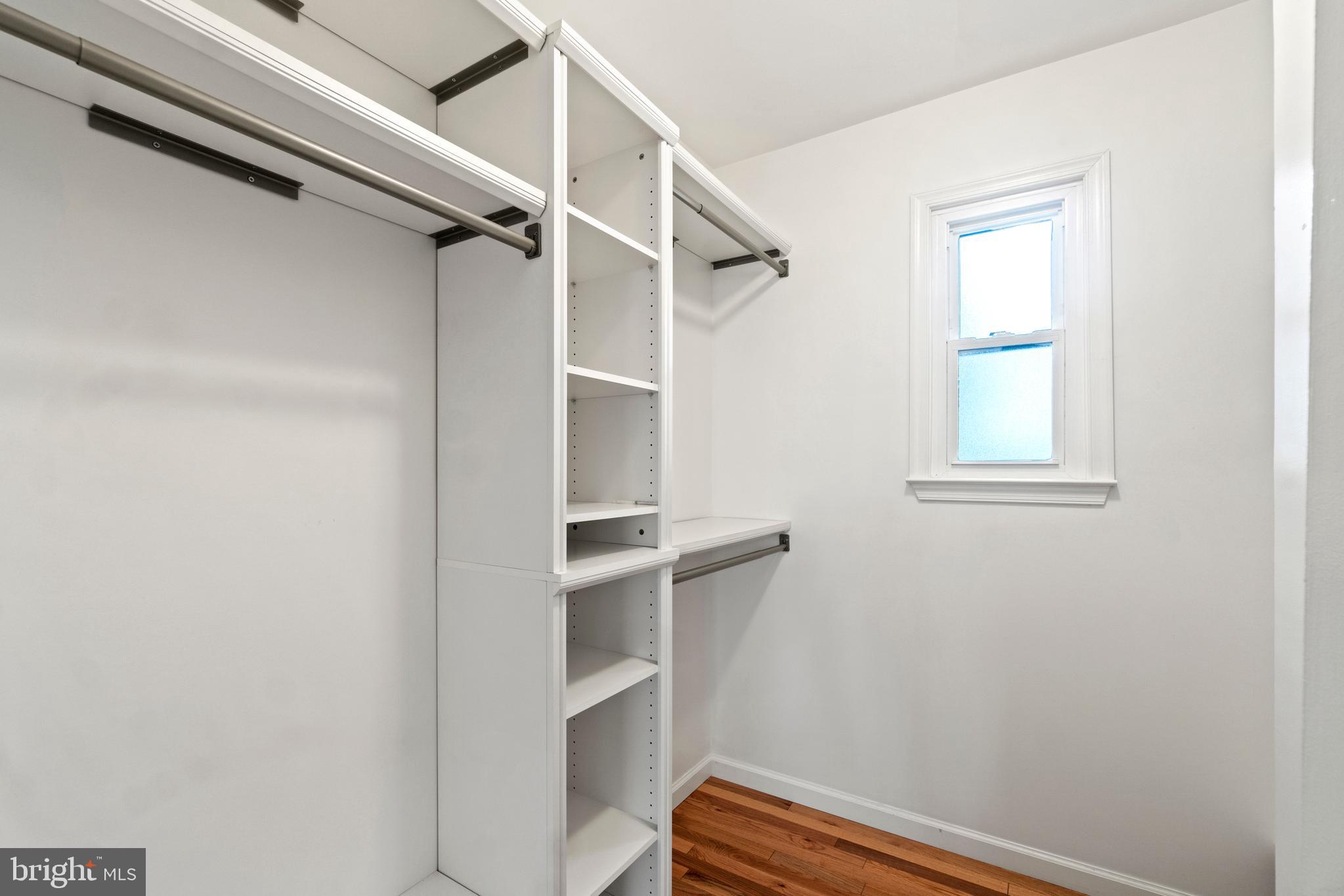 10102 Crestwood Rd