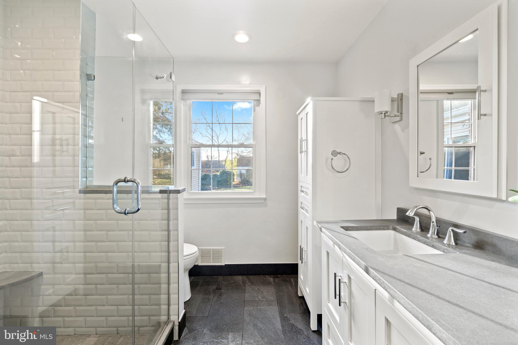 10102 Crestwood Rd