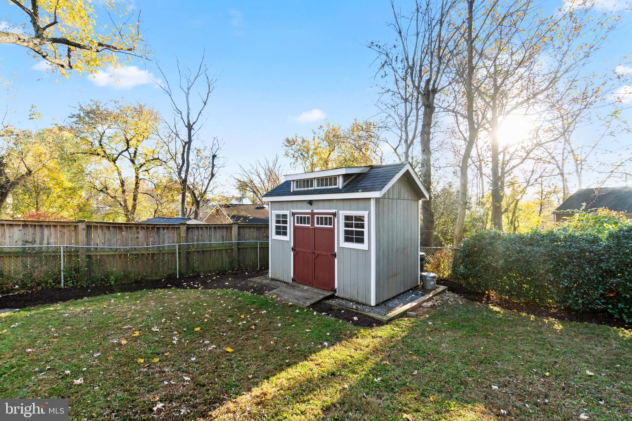 10102 Crestwood Rd
