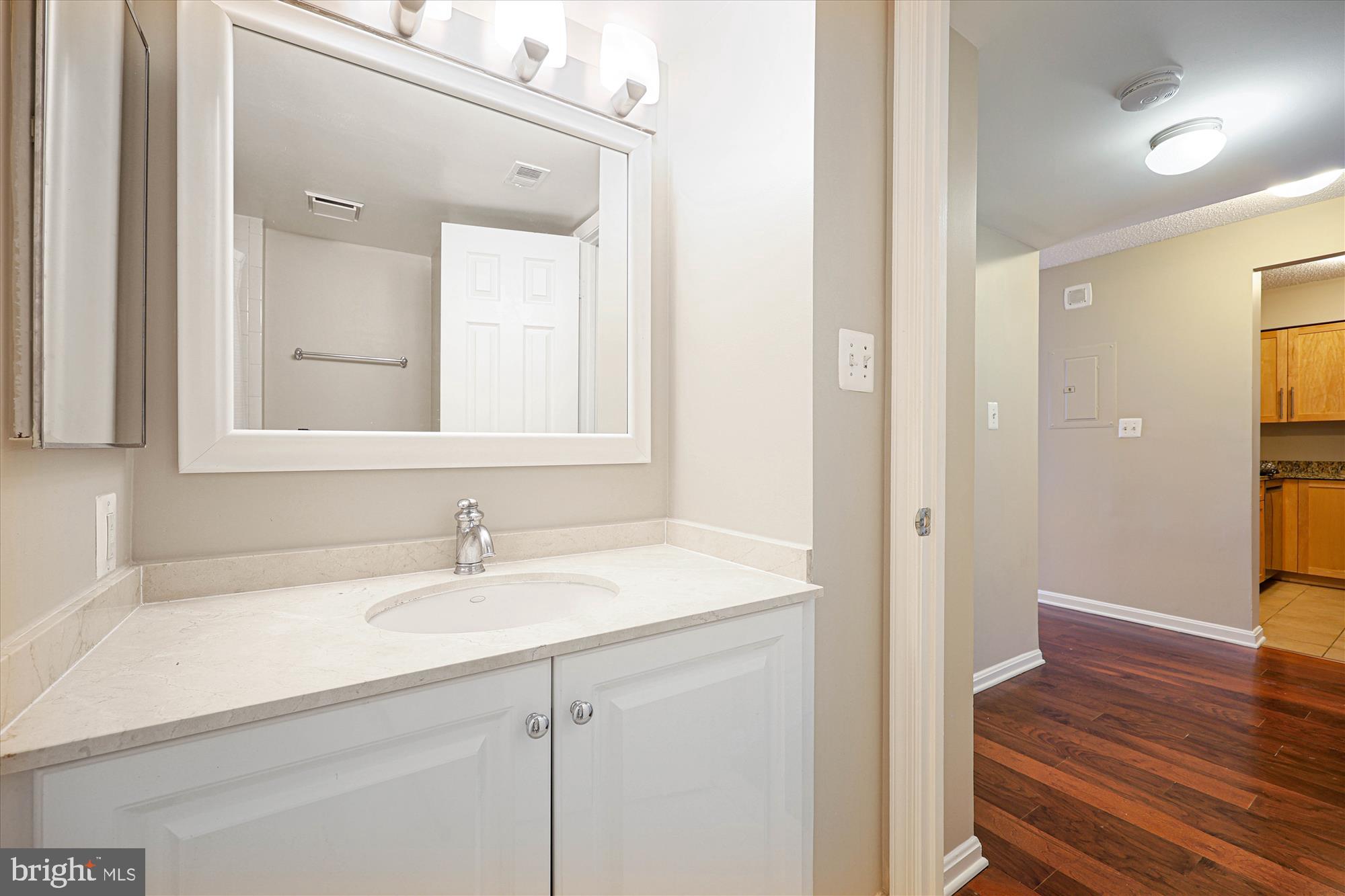 10101 Grosvenor Pl #1117