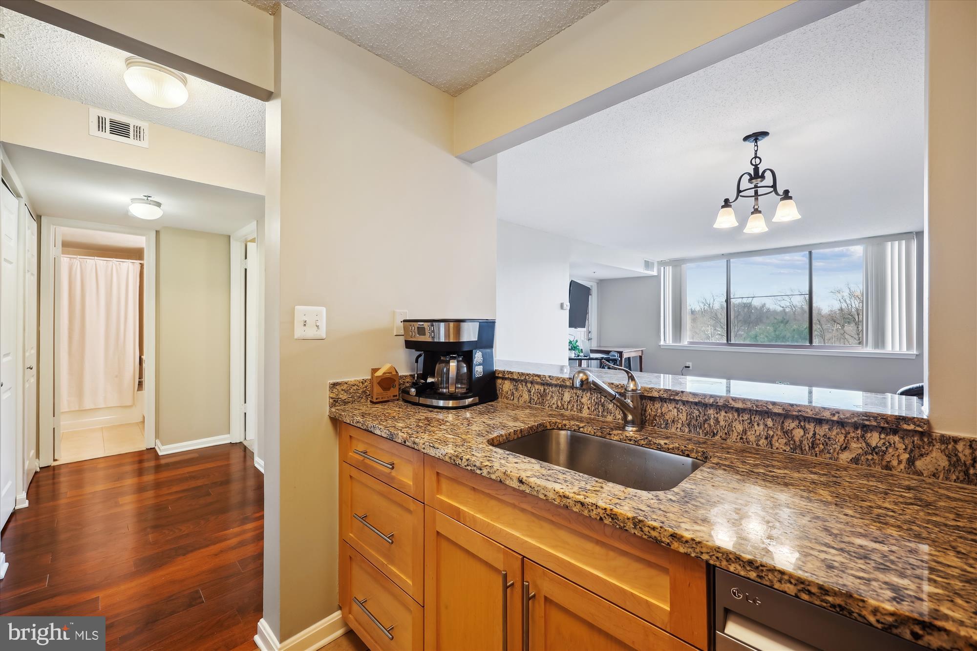 10101 Grosvenor Pl #1117