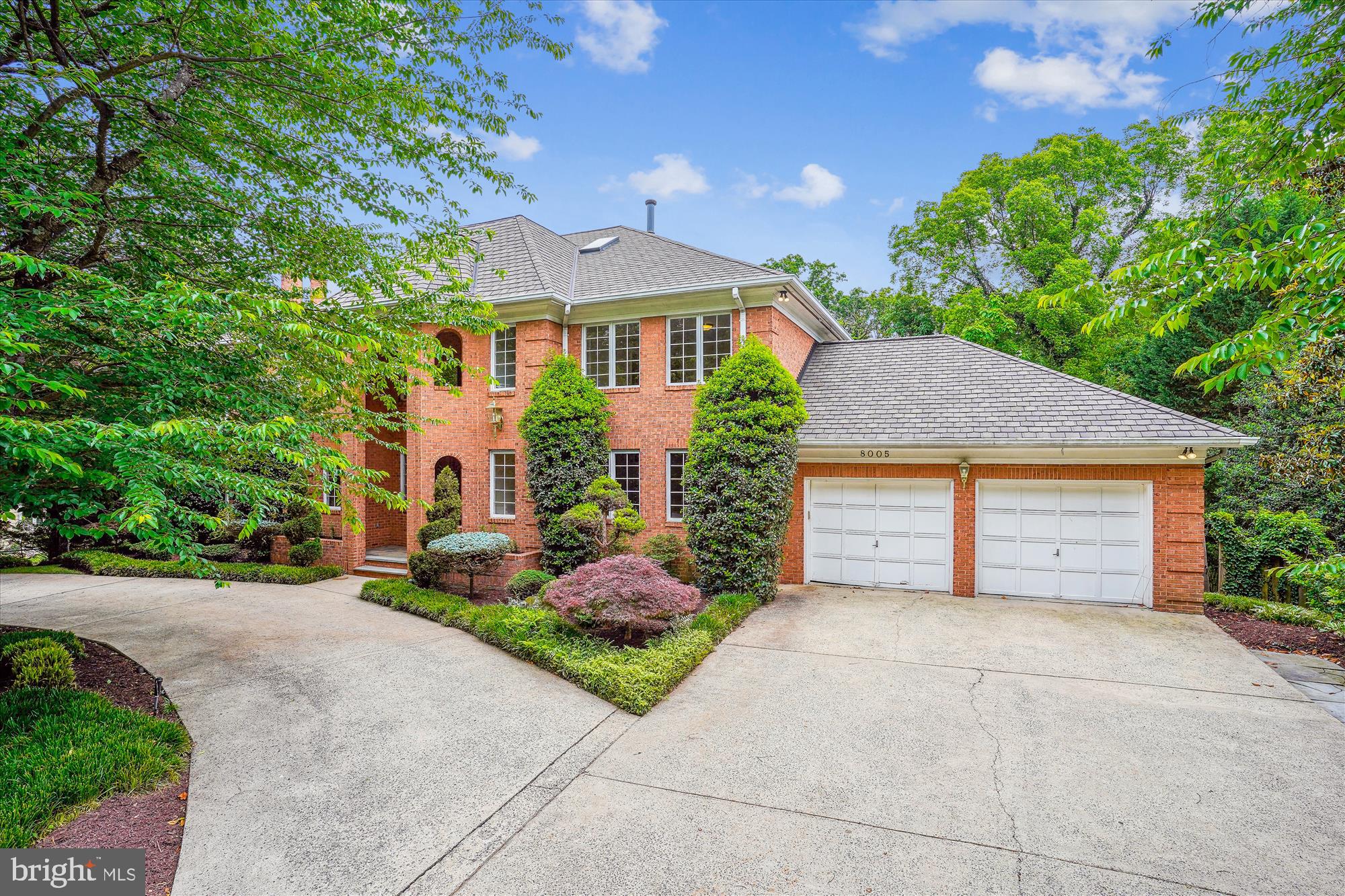 8005 Glengalen Ln