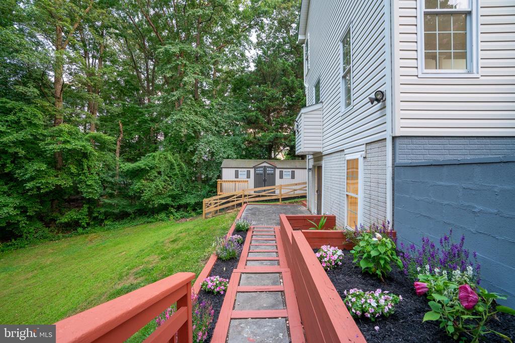 11424 NEELSVILLE CHURCH ROAD