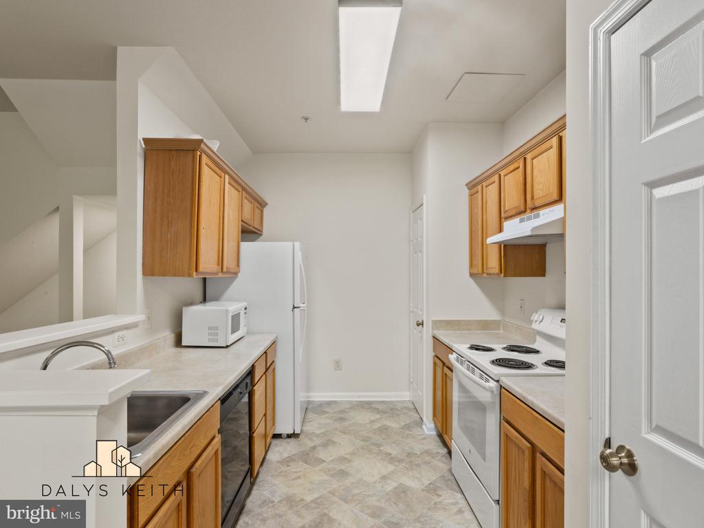 14407 HAMPSHIRE HALL COURT Unit: G-1004